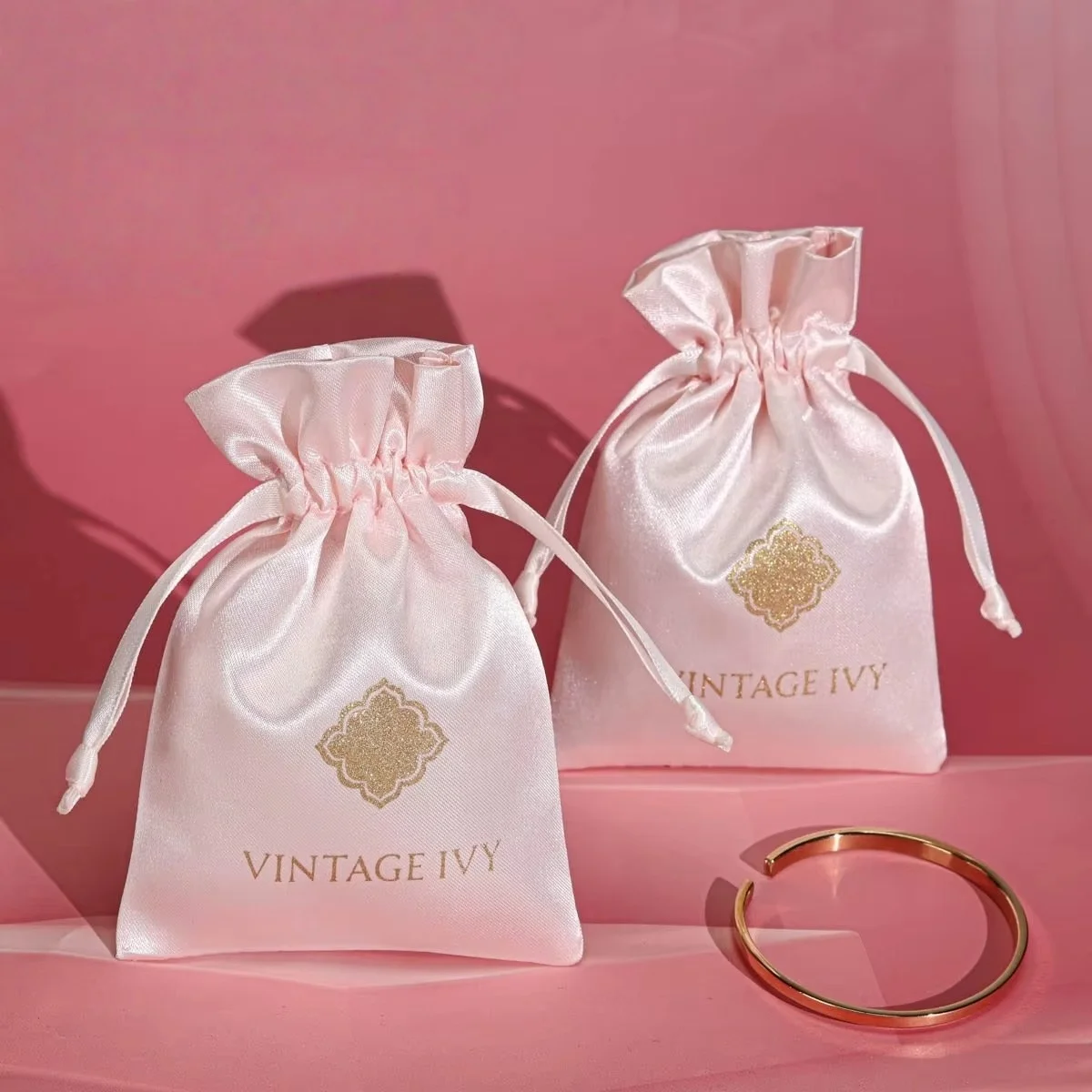 

Custom Logo Printed Small Pink Satin Jewelry Gift Storage Drawstring Pouch Luxury Soft Cosmetic Perfume Satin Jewelry Bag