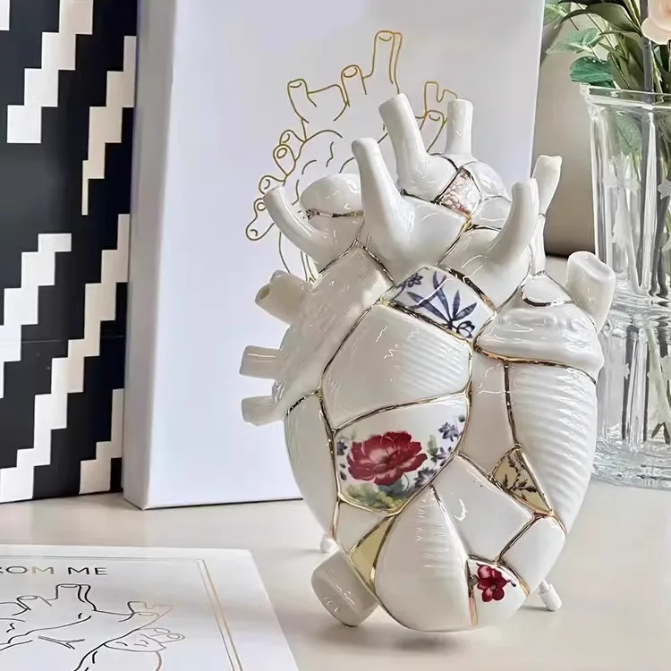 Irregular Heart-shaped Vase High-grade Store Home Style Decorative Vase Creative New Home Decoration Ornaments Made in China