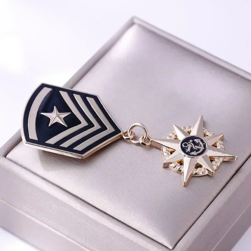 Retro British Style Metal Star Cross Brooch Crystal Eagle Badge Lapel Pins for Women Men Fashion Jewelry Accessories Backpack
