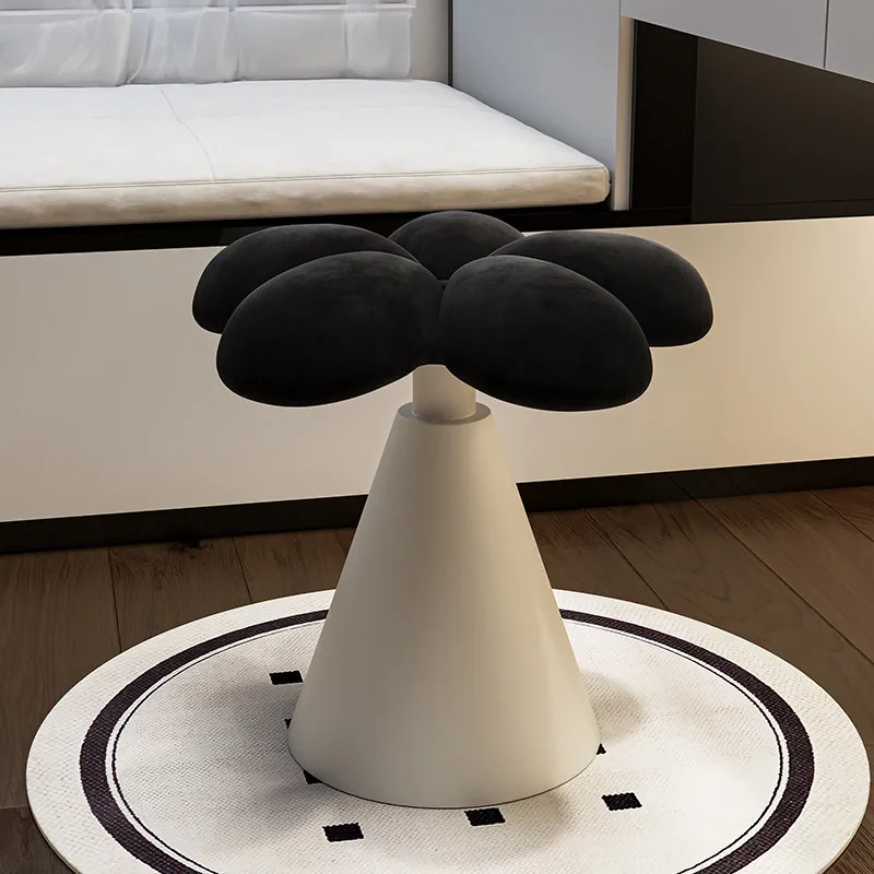 Rotatable petal stool cloakroom makeup chair Internet celebrity girl bedroom dressing stool creative modern advanced