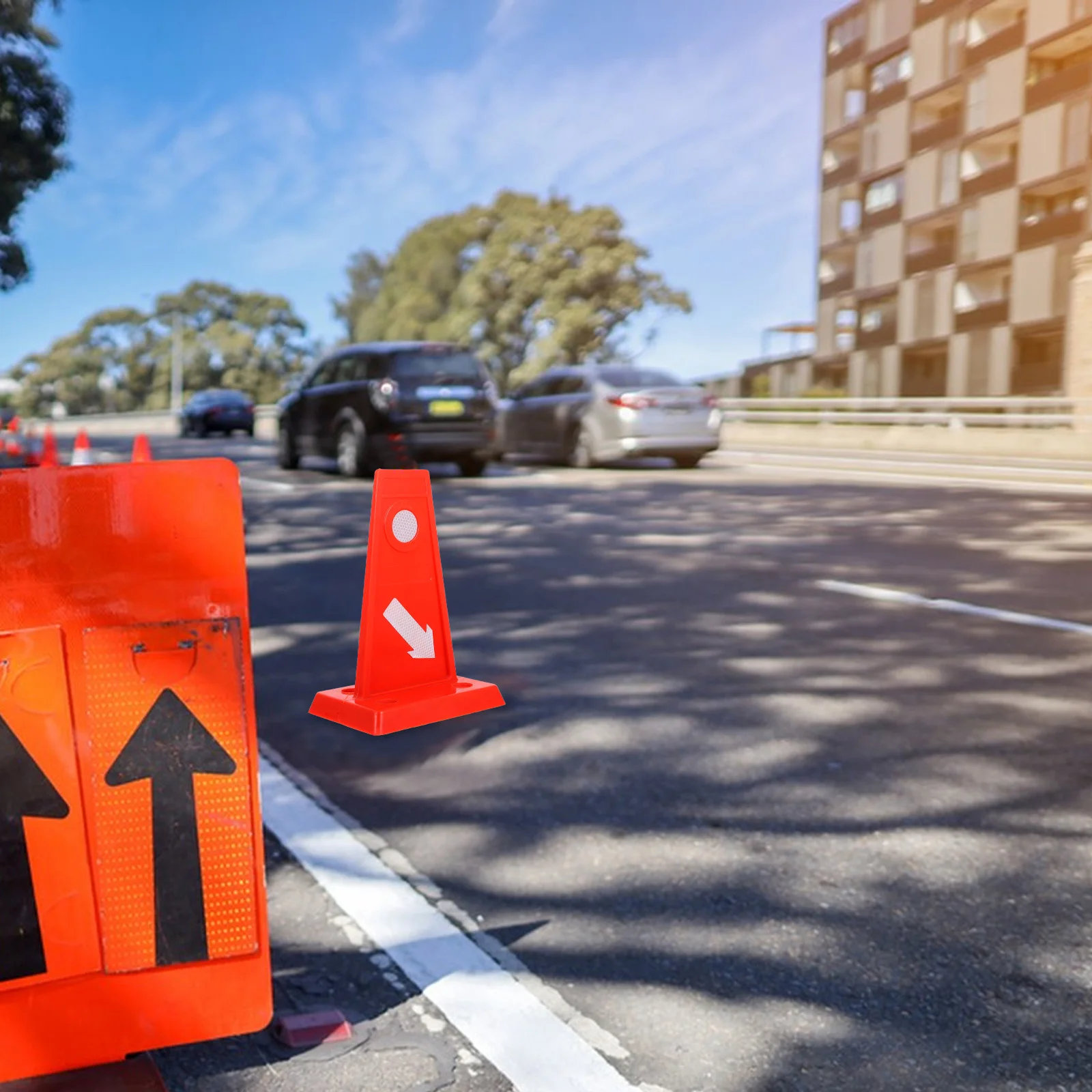 

Durable Tpu Road Garage Highway Automobile Diverter Sign Reflective Traffic Cone Outdoor Safety Cones Parking Barrier Entrance