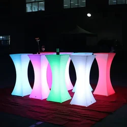 Mesa y sillas de Bar con emisor de luz LED de 16 colores, combinación KTV, pequeño bárbaro, carga redonda creativa, actividades al aire libre