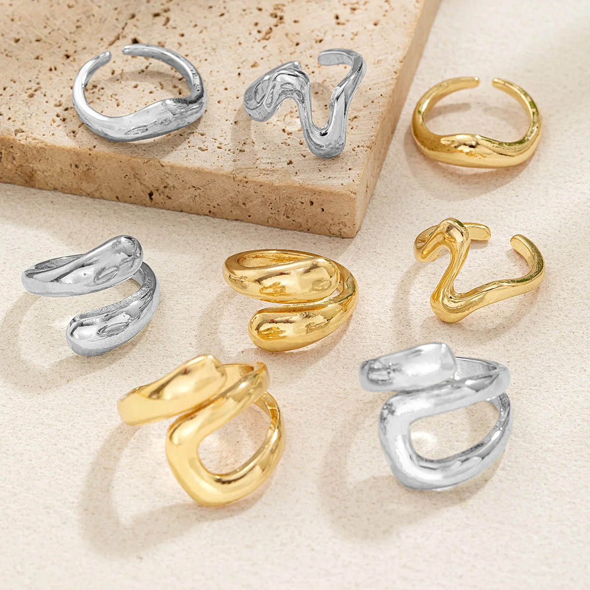 4-piece fashionable and personalized geometric metal wide face women's ring and ring set, versatile for daily use
