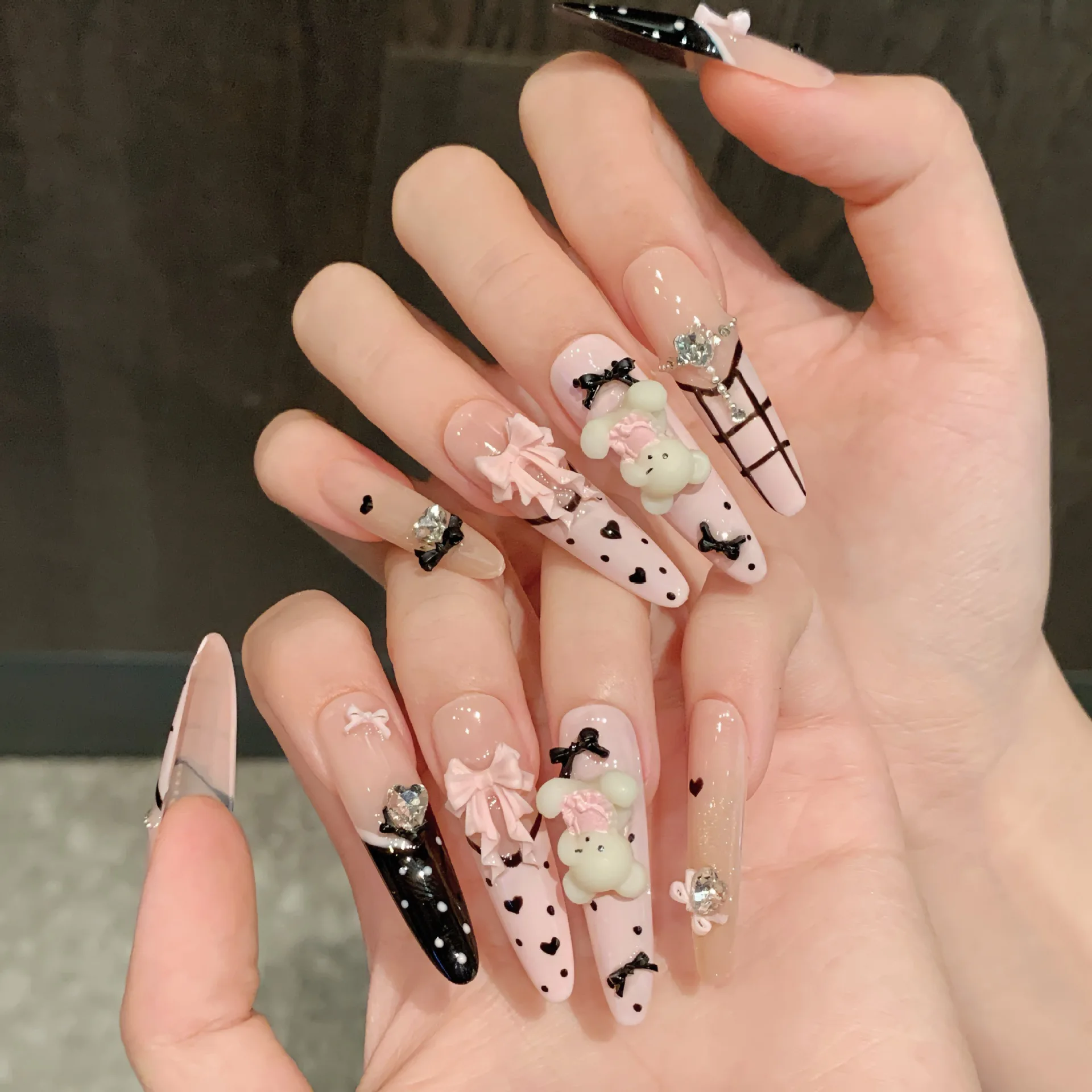 10 faux ongles pressés à la ma - Nail Art Emerald avis et prix