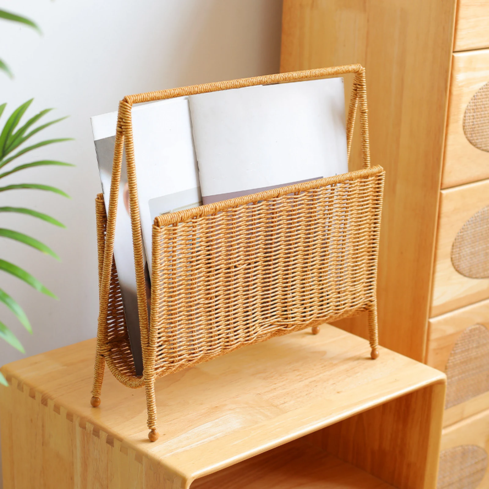 Magazine Rack Display Stand Newspapers Holder Metal Support Multifunctional Rustic for Vinyl Record Album Books Living Room