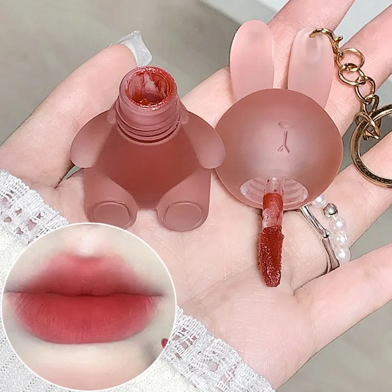 Coelho bonito Keychain Matte Lip Gloss, copo antiaderente, maquiagem de lama de lábio nu veludo, cosméticos de lábios lisos duradouros à prova d'água, 6 cores