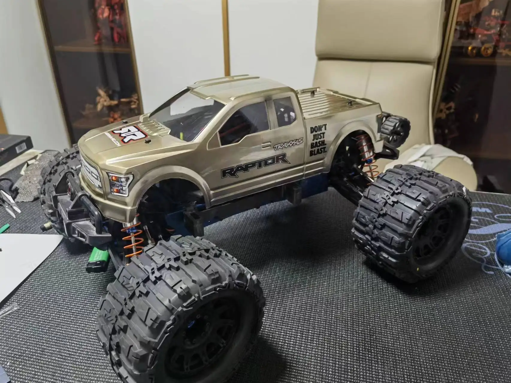 Wysokiej jakości 1/8 RC PC F150 Raptor obudowa 313mm rozstaw osi dla HOBAO OP-0125N RC Monster Truck Crawler Scale MTX FLUX MT410 — zdjęcie 3