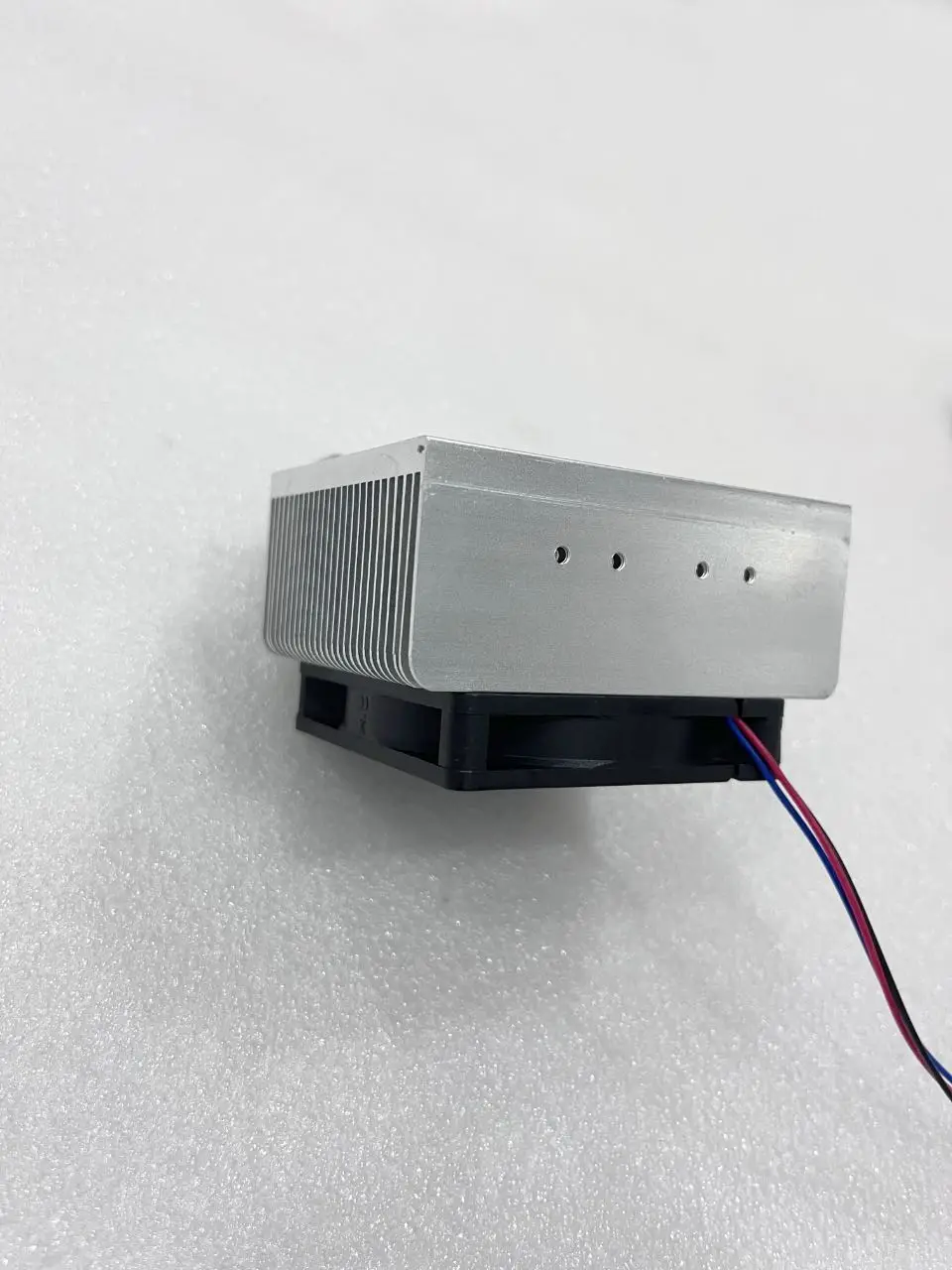 Module cross heat sink with fan for endoscope light source module accessories