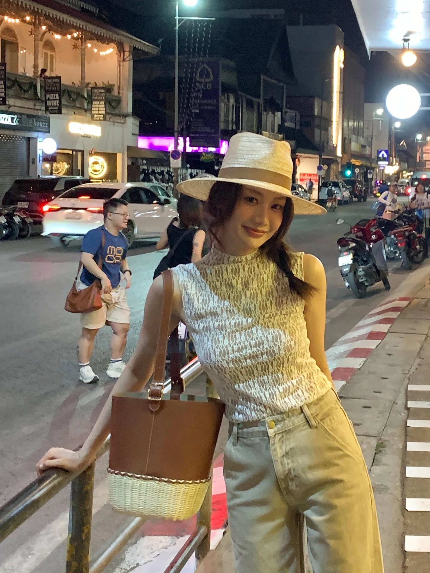 

Dragon Xier Lace Hollow out Vest Women's Spring Summer New Sexy Slim Fit Inner/Outer Wear Top D080 French Sle Knitted Sweater