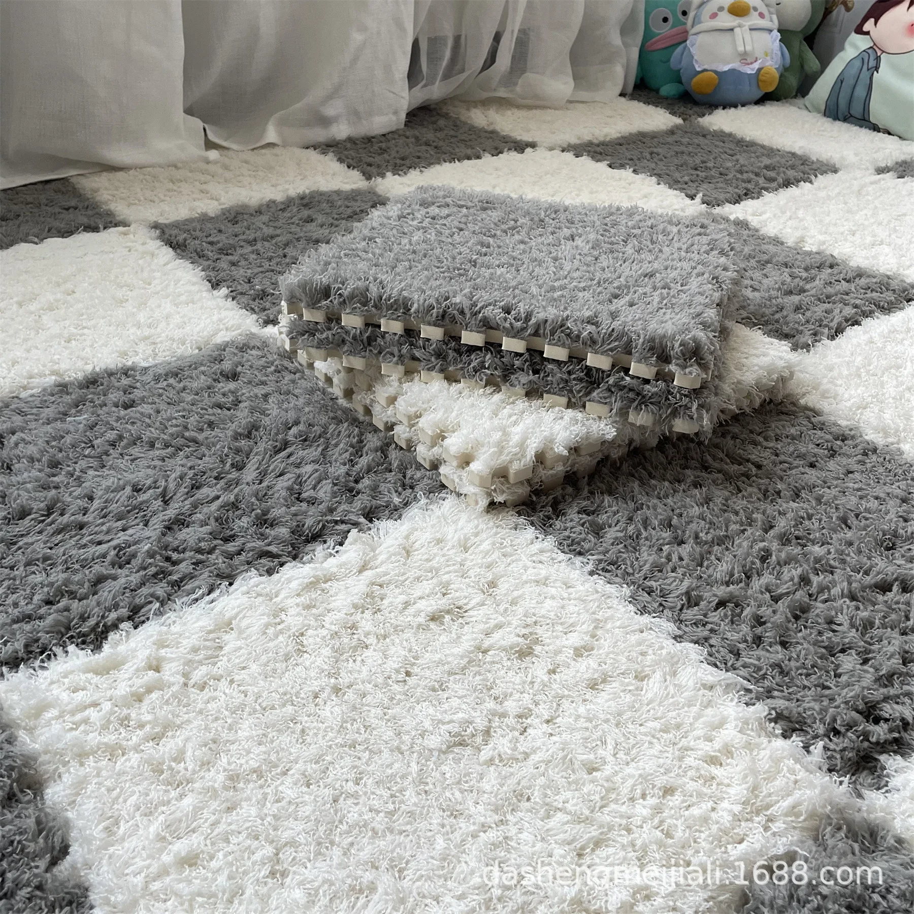 Interlocking Puzzle Mat Thick Plush Bedroom Carpet Soft Floor Tiles Soundproof Rug Padding for Home Use Kit