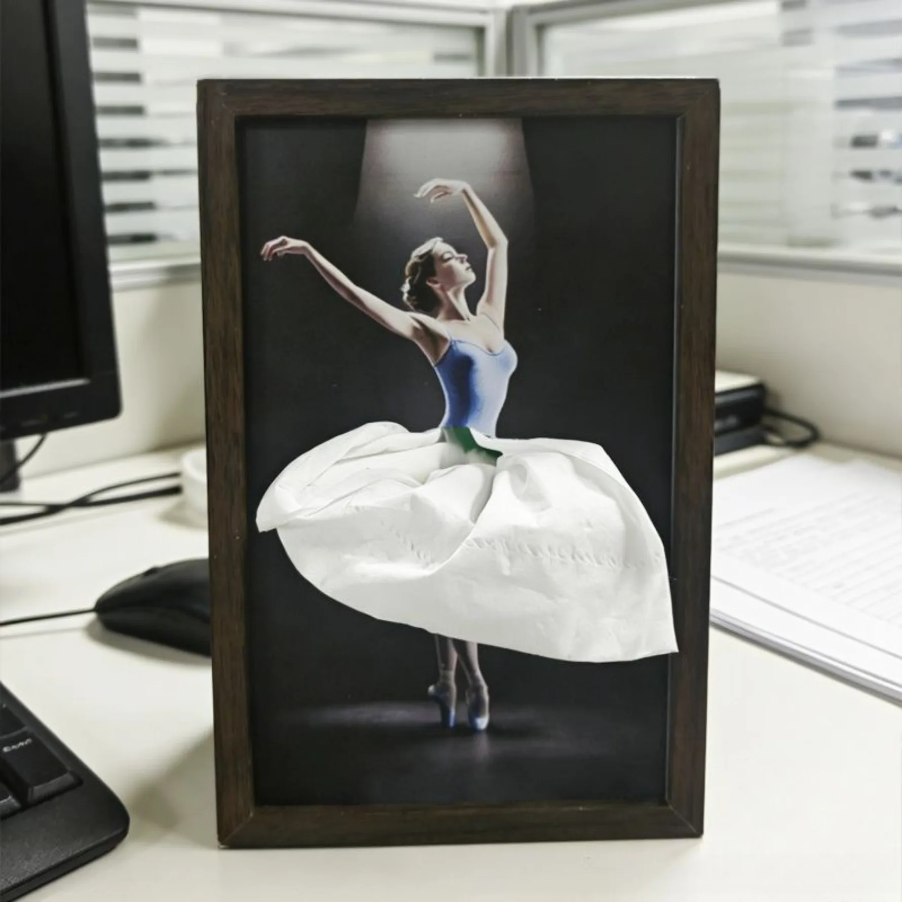 Elegant Ballet Girl Tissue Box Multifunctional Napkin Holder Desk Bedside Table Decorative Home Accessories