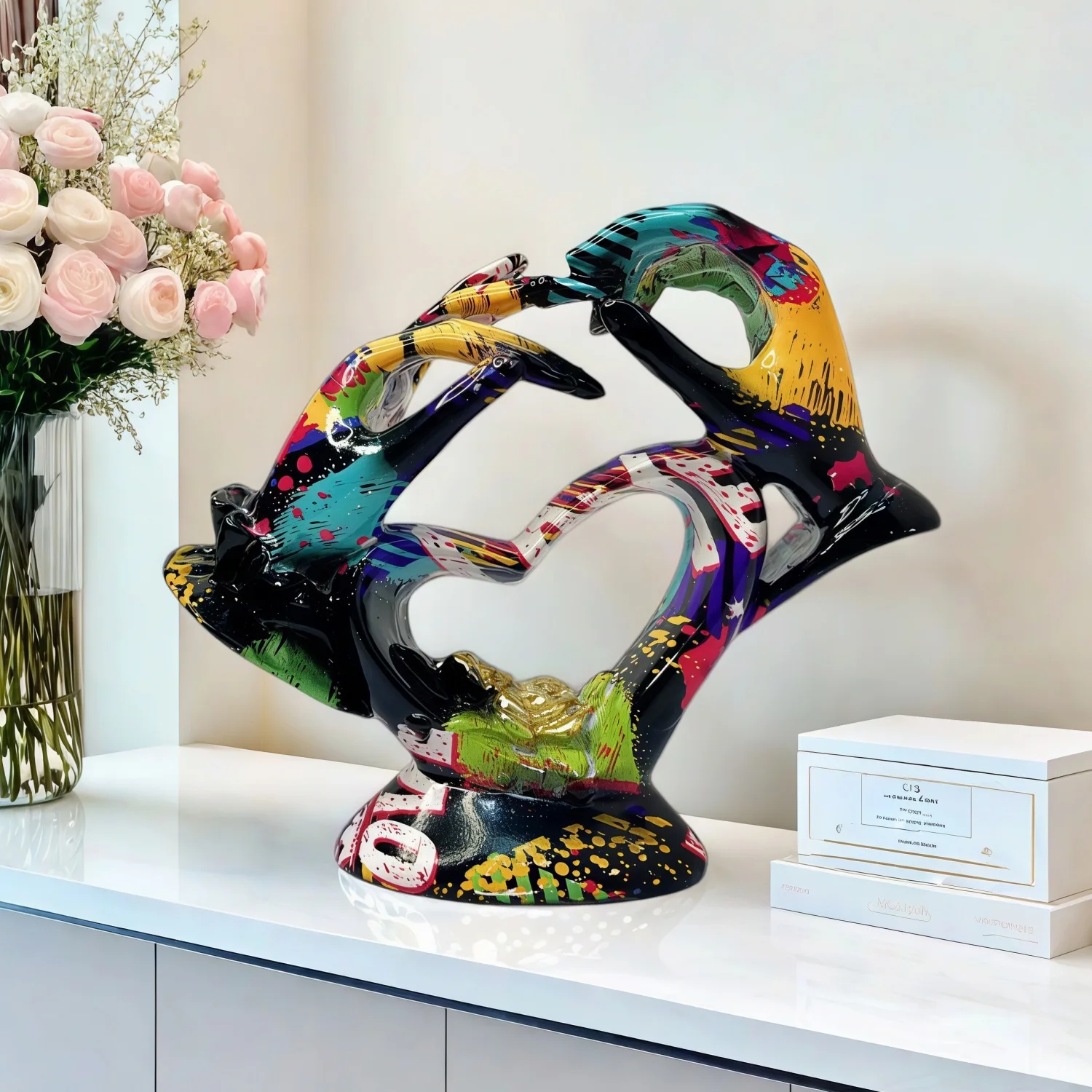 Heart Hand Statue Abstract Water Transfer Resin Hand Gesture Figurine Mini Desktop Decor Living Room Shelf Decor