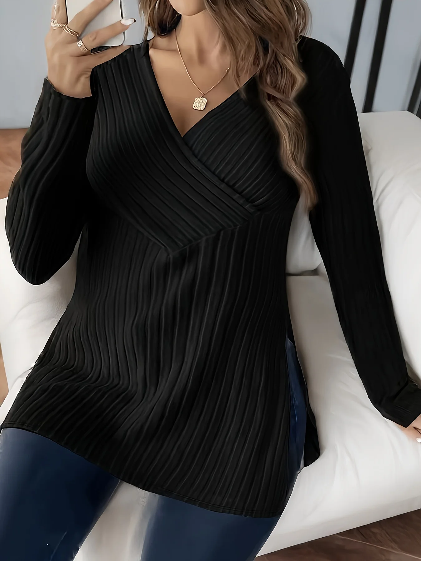 Elegantes, plissiertes Langarm-Oberteil für Damen in großen Größen mit V-Ausschnitt für zeitlosen Stil – Detail 1