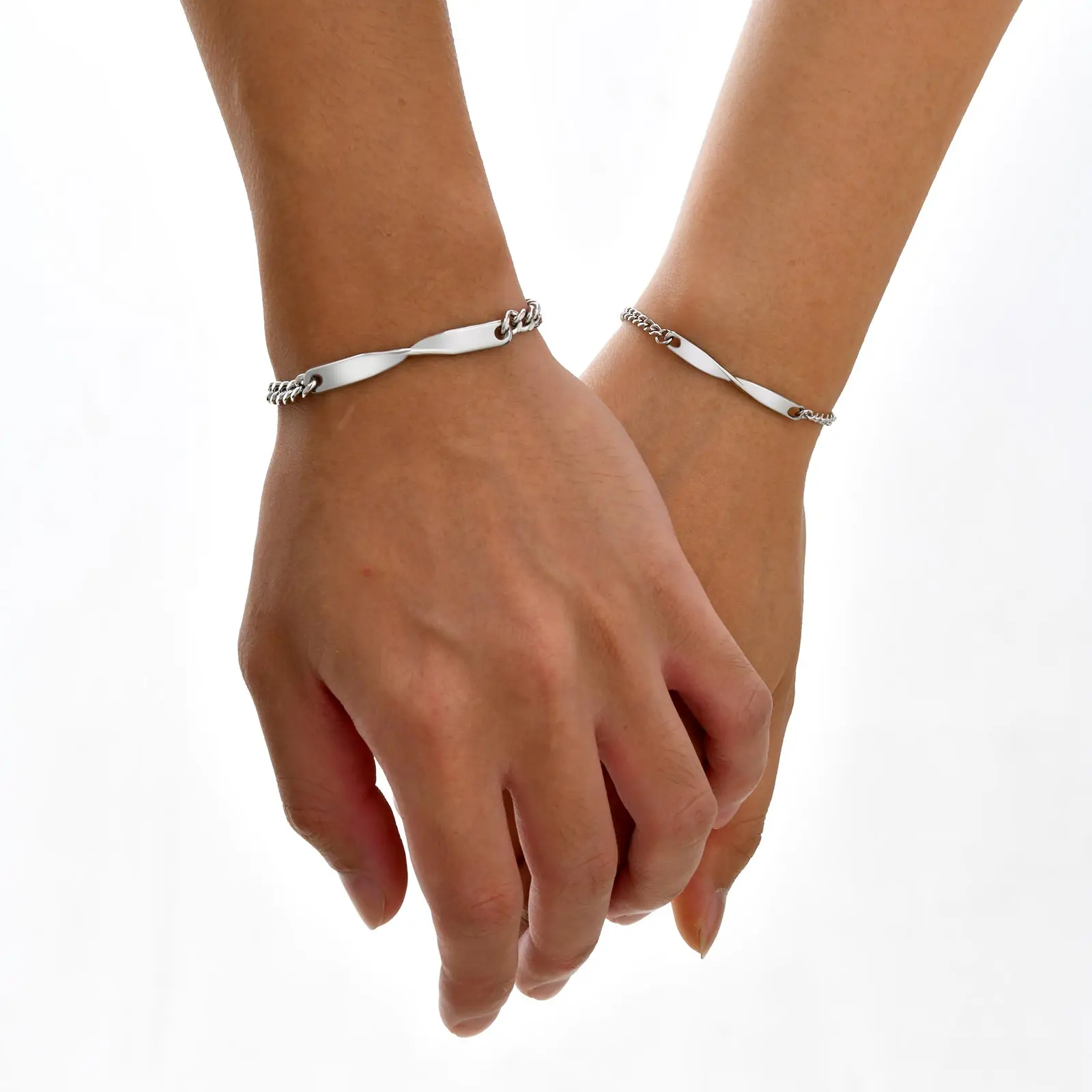 Mobius Chain Bracelet for Women Men, Stainless Steel Silver Color Infinity Twist Link, Couple Jewelry Gift