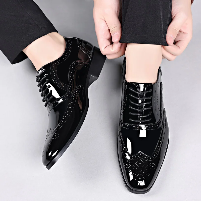 Men Business Dress Shoes Fashionable  High-end with Carved Paint Surface Breathable  Comfortable Fashionable Plus Size (39-48)