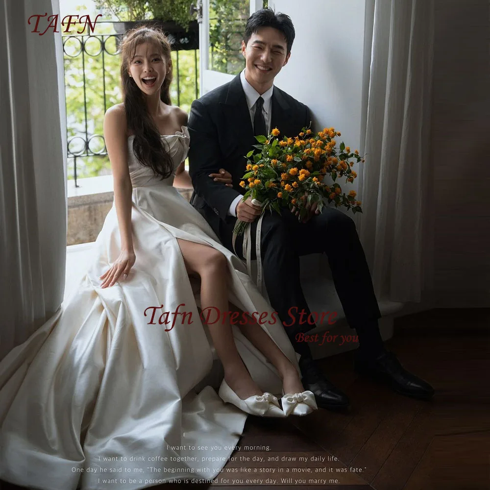 

TAFN Korea Wedding Dresses Strapless High Slit Sweep Train Satin Bridal Gown Sleeveless White Simple 웨딩 드레스