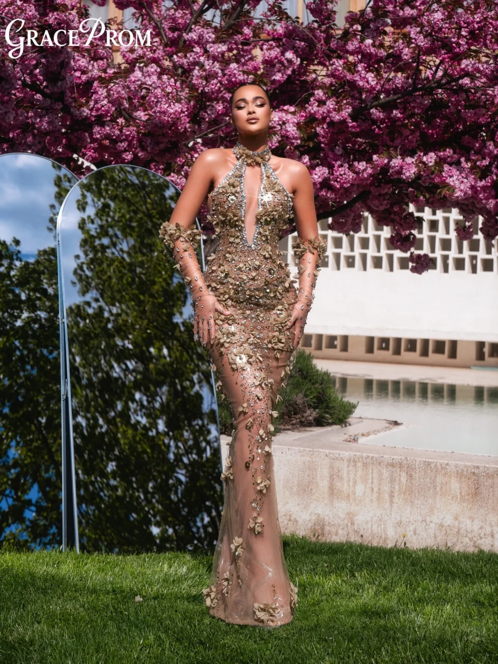 Regal Halter Neck Gold Evening Gown Nude Mermaid With Keyhole Cutout 3D Floral Beaded Party Dress For Wedding Guests فساتين سهرة