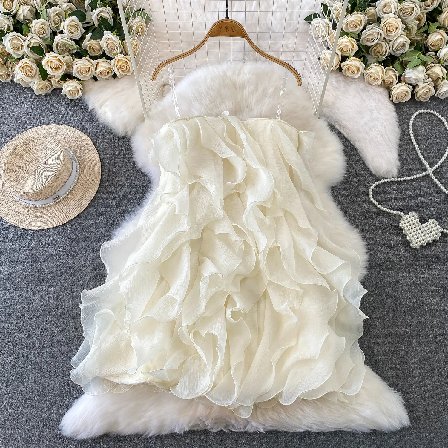 Seksowna brązowa/czerwona/biała/czarna sukienka z falbankami dla kobiet, letnia warstwowa mini sukienka z falistymi plisami, elegancka sukienka w stylu boho, sukienka w kształcie litery A.