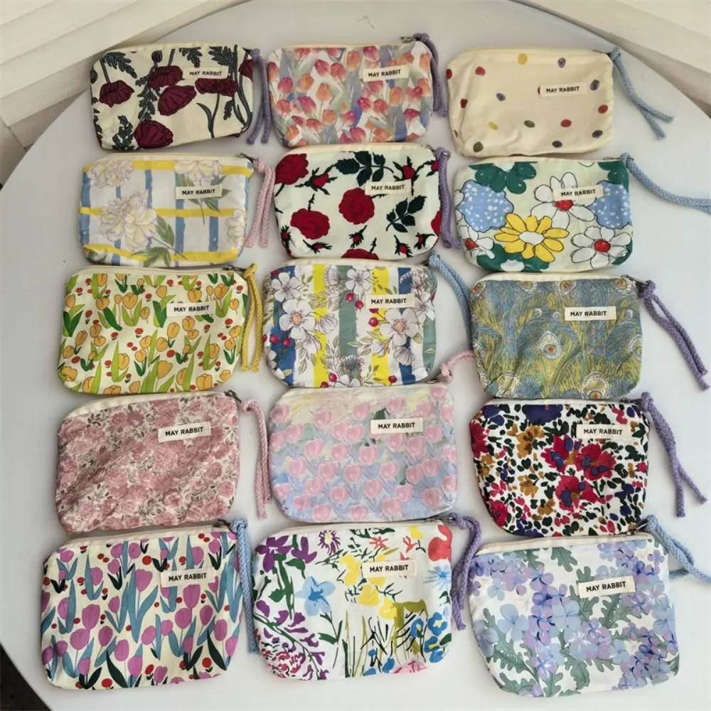 Nuevo Bolsa de cosméticos cuadrada de dibujos animados, bolsa de almacenamiento de flores pequeñas, servilletas sanitarias con cremallera, bolsas de maquillaje para mujer