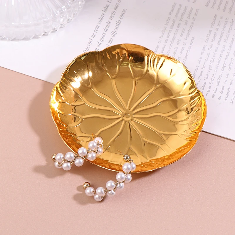 

Metal Shell Storage Tray Round Glass Plate Jewelry Dish Earrings Ring Display Fruit Desktop Decoration Photo Props