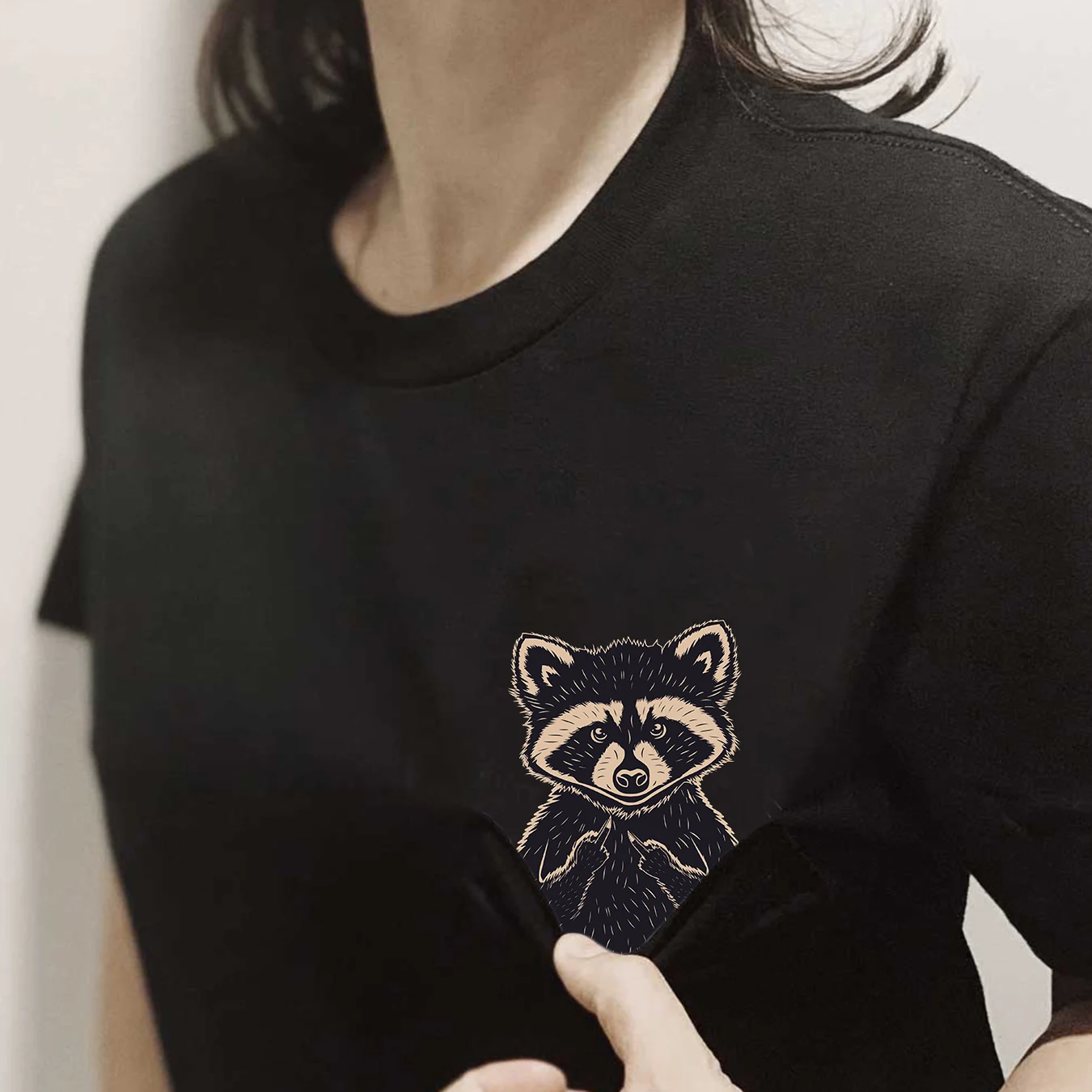 CLOOCL Funny T-Shirt Fashion Brand Middle Hand Pocket Raccoon T-shirt Men\'s for Women Shirts Hip Hop Tops Funny Cotton Tees