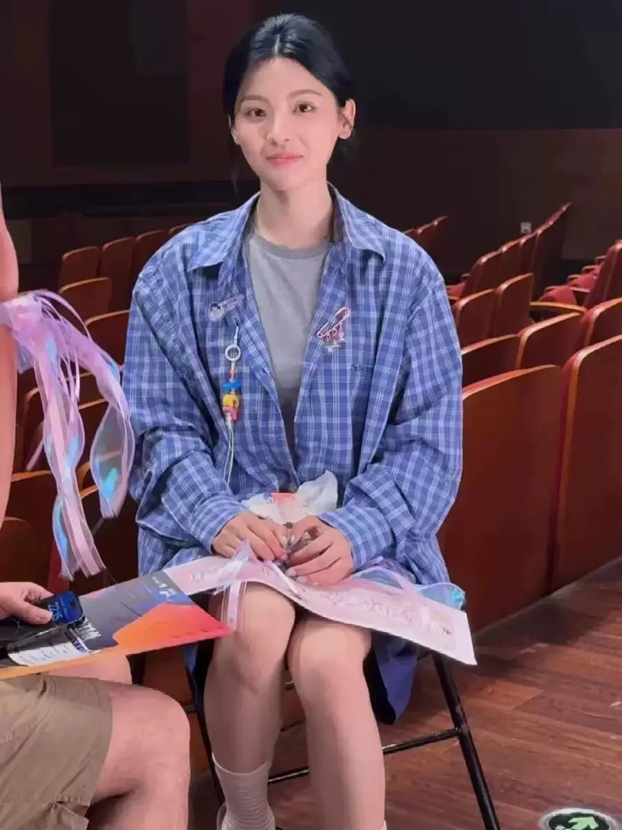 

Knitted Embroidered V-Ne Vest Top Korean Sle Loose Fit Long Sve Plaid irt Two-Piece Set Commute Faion for Women