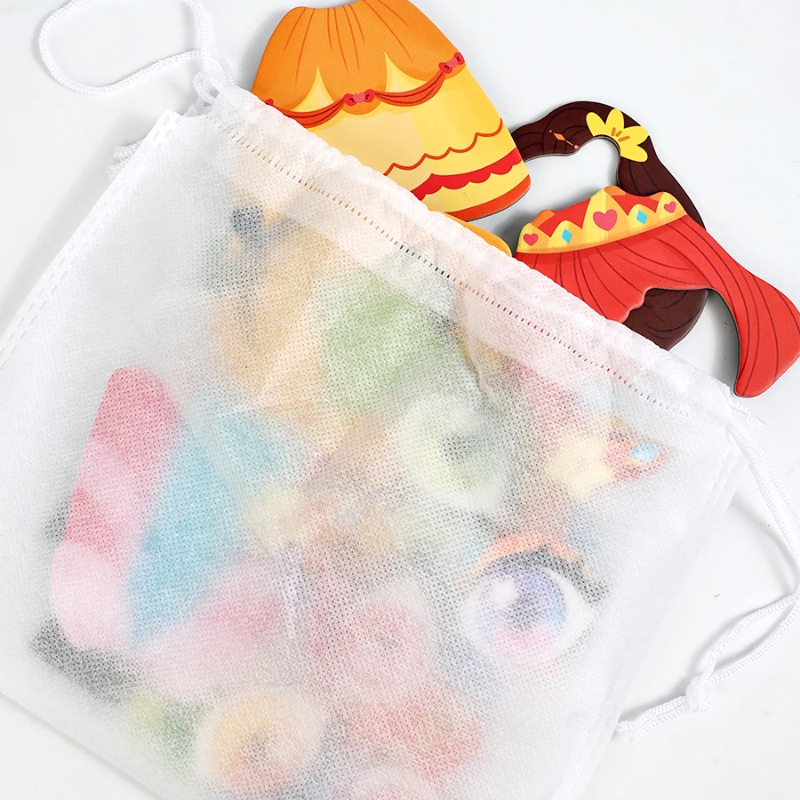 Magnetic Dress-Up Puzzle Toy, Princess Pretend Play Fun and Creative Game, English Alphabet and Number Learning, Children's Educational Learning Cartoon Whiteboard Stickers Refrigerator Magnets, with Portable Storage Bag, Suitable for Boys and Girls as Christmas and Thanksgiving Gifts