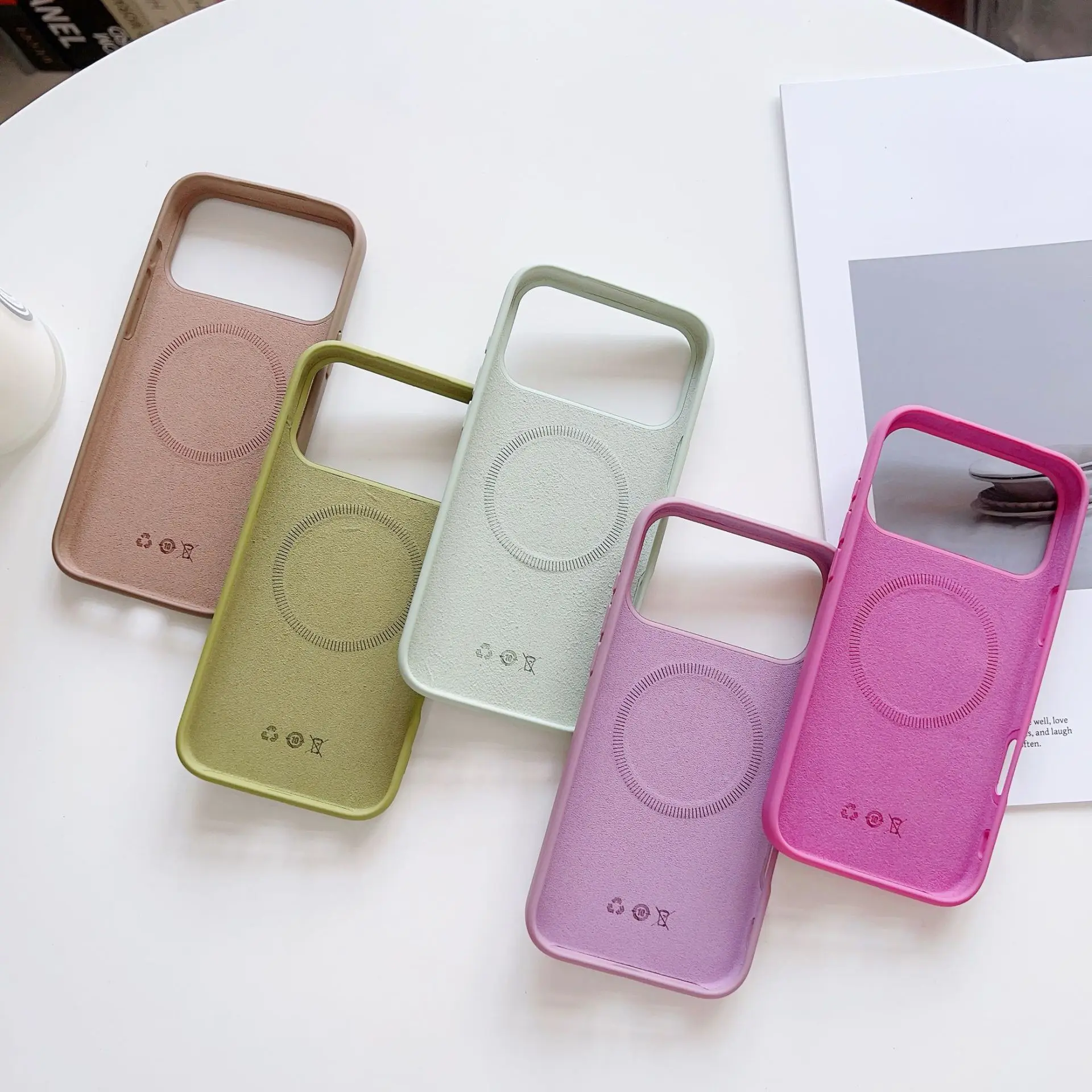 حافظة Magsafe من السيليكون السائل الأصلي لهاتف آيفون 17 13 15 16 14 Pro Max شحن لاسلكي لهاتف 17Pro 16 12 15 غطاء ناعم مغناطيسي