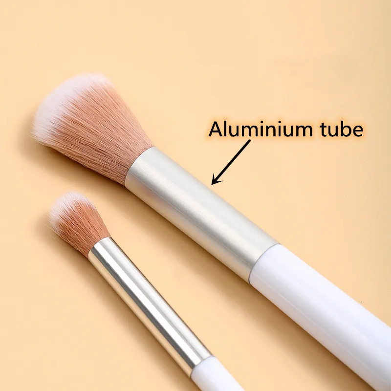 Wholesale Plastic Handle Make Up Brush Contouring Brush Highlighter Brush Make Up Applicator Make Up Tools