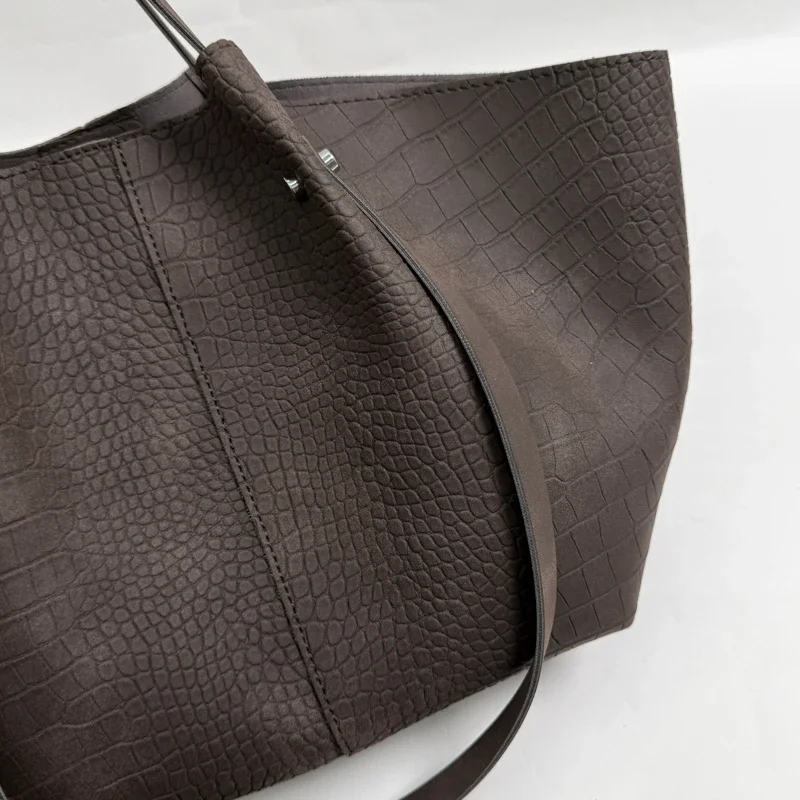 Elegante Krokodil-Prägung Leder-Handtasche für Damen Luxus-Designer Große Kapazität Schultertasche Breitflügel-Handtasche – Detail 4