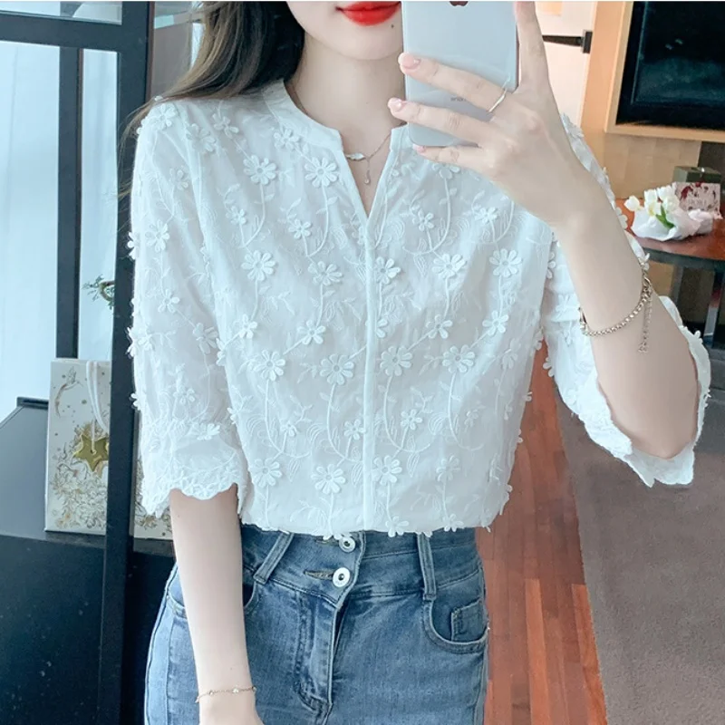 Summer Floral Embroidered White Cotton Woman\'s Blouse Short Sleeve Shirt Fashion Elegant Half Sleeve Tops