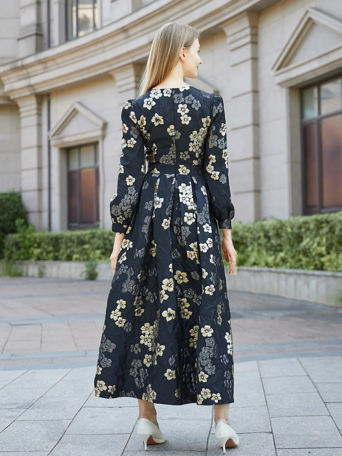 Fashion Muslim Abaya Women New Arab Elegant Jacquard Abaya Kaftan Dress Islamic Long Sleeve Party Holiday Gown Arabic Dubai Robe