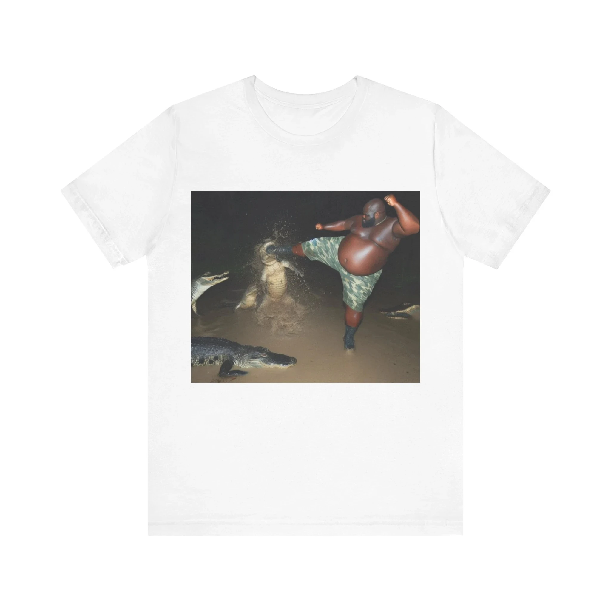 Man Kicking Alligator in Swamp Funny T-Shirt Y2K Summer Short Sleeves Vintage Tshirt Streetwear Women Summer Clothing