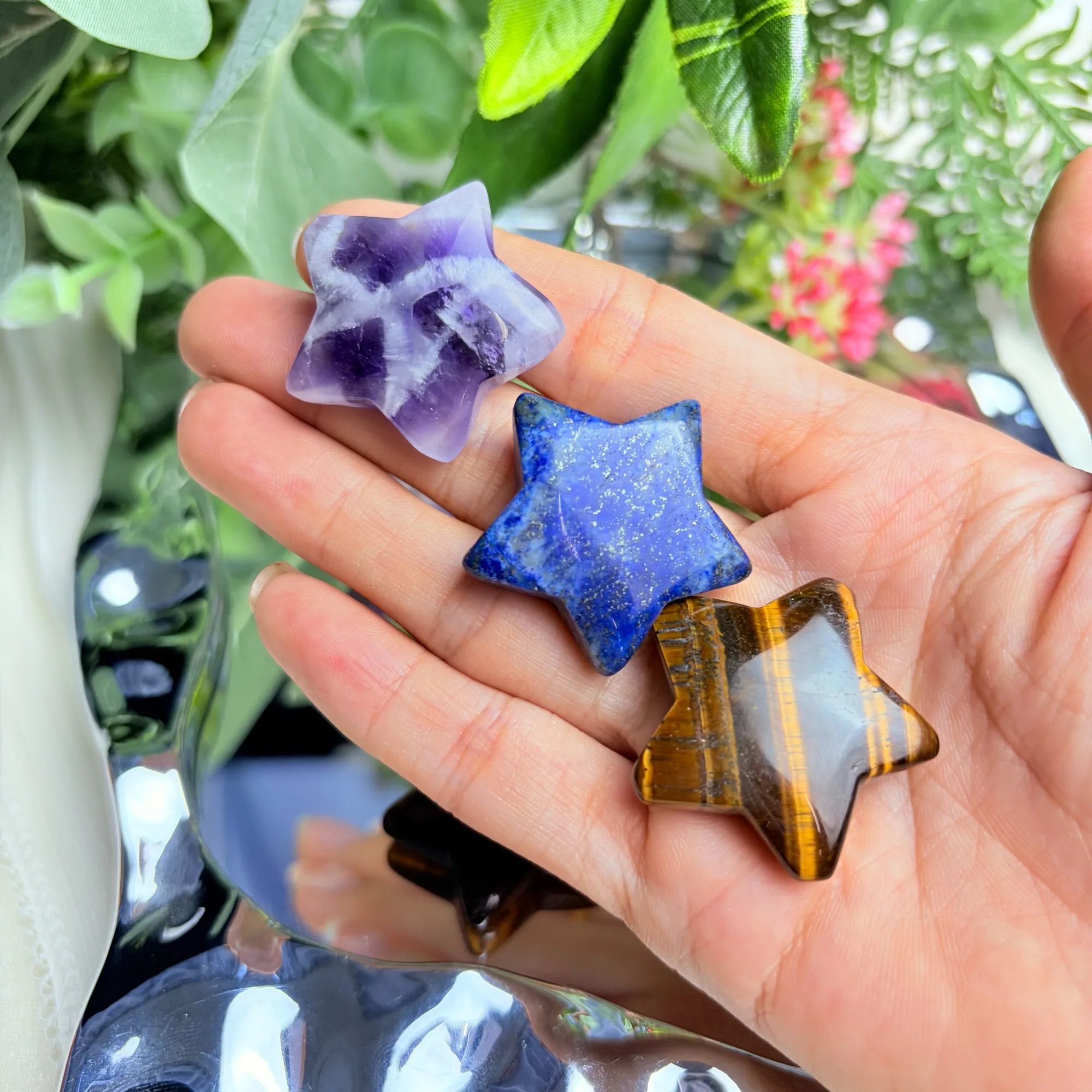 Natural Appearance Star Crystal Carving Polished Decorative Ornament for Bookshelf Accent Desktop Display Holiday Gift Giving