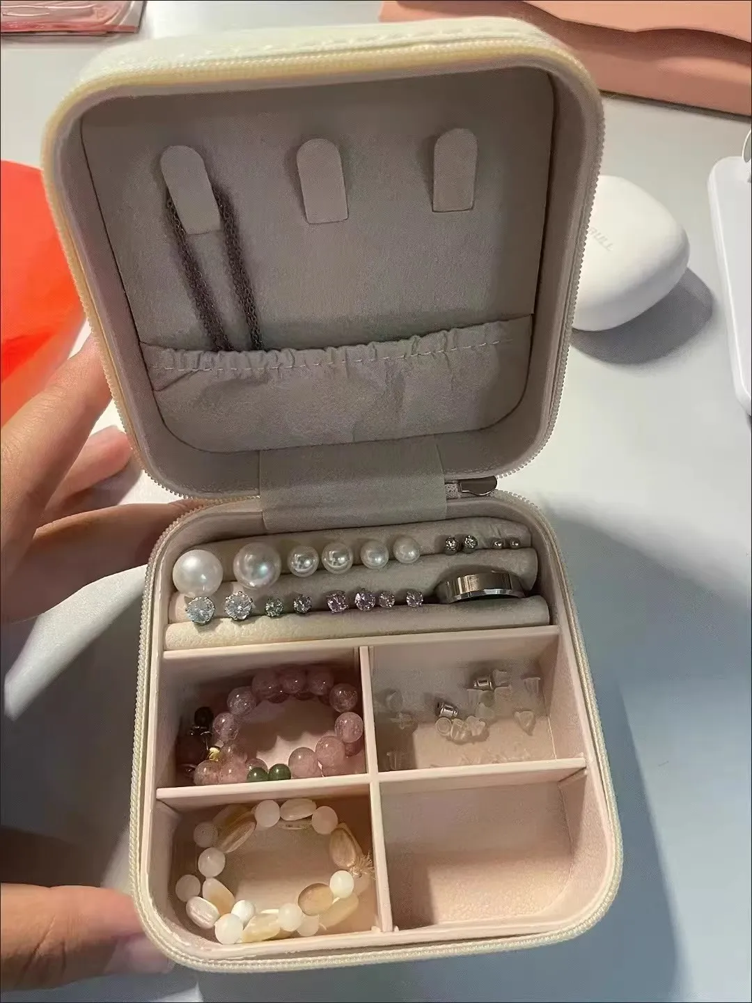 Portable Mini Fashion Jewelry Storage Box Travel Jewelry Case Leather Storage Earrings Necklace Ring Jewelry Organizer Display