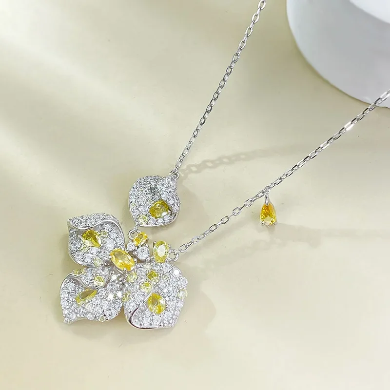 New 2024 Spring/Summer New Rose Necklace 925 Silver 3 * 5 Yellow Diamond Fashion Versatile Flower Collar Chain gift Jewelry