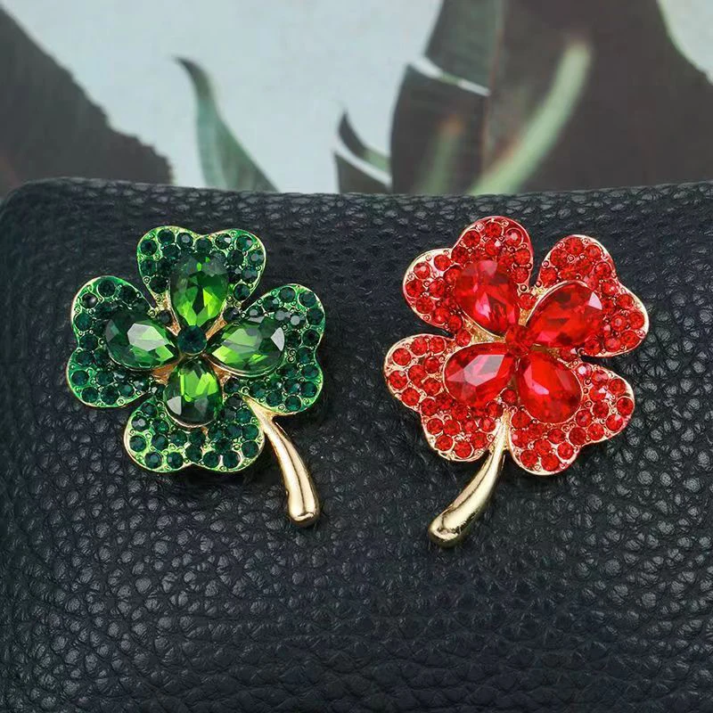 New four leaf clover crystal high-end brooch, women's temperament, simple diamond inlaid brooch, retro style