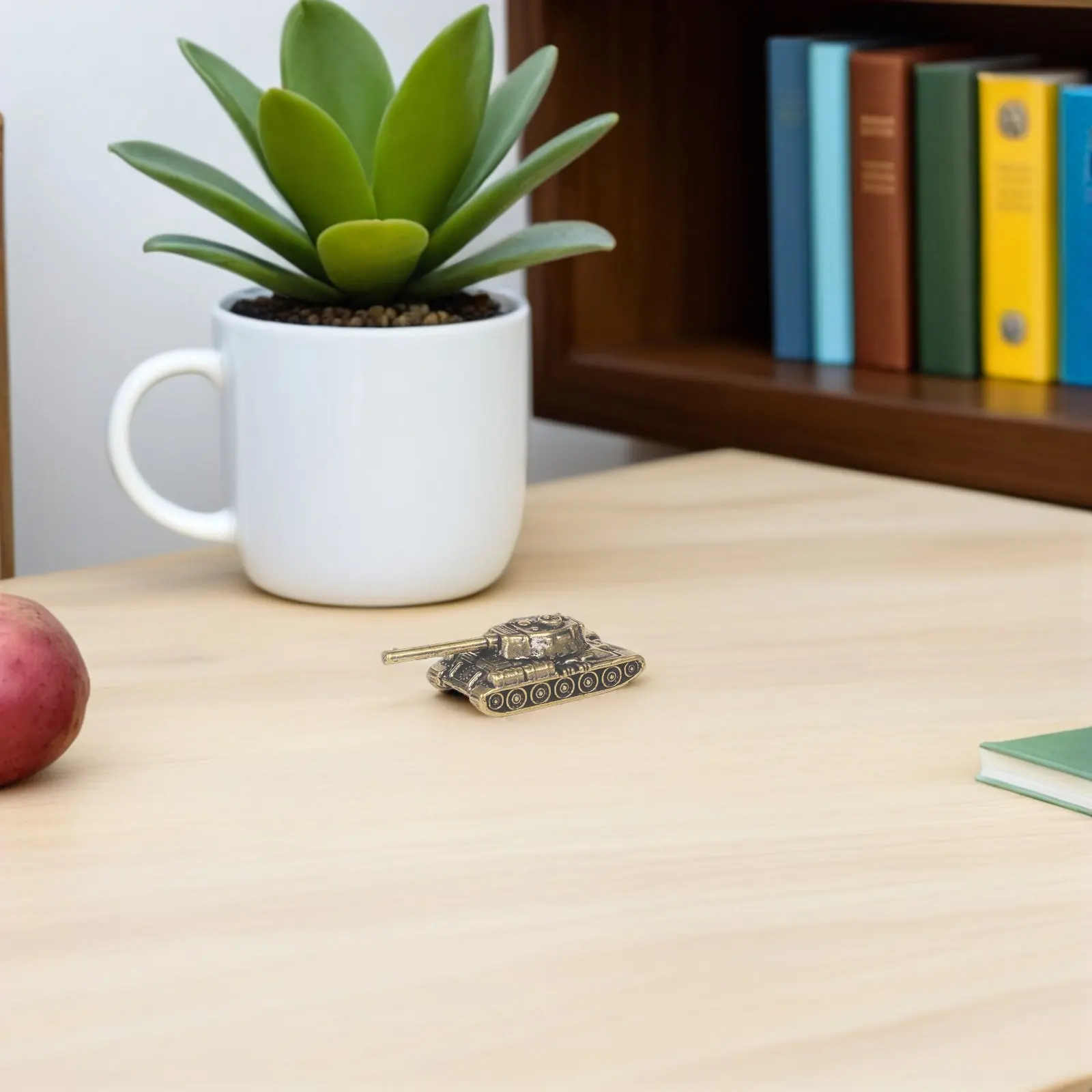 

Винтажная латунная скульптура танка, цельная бронзовая медная статуэтка в военном стиле для рабочего стола, книжной полки, домашнего офиса, для мужчин