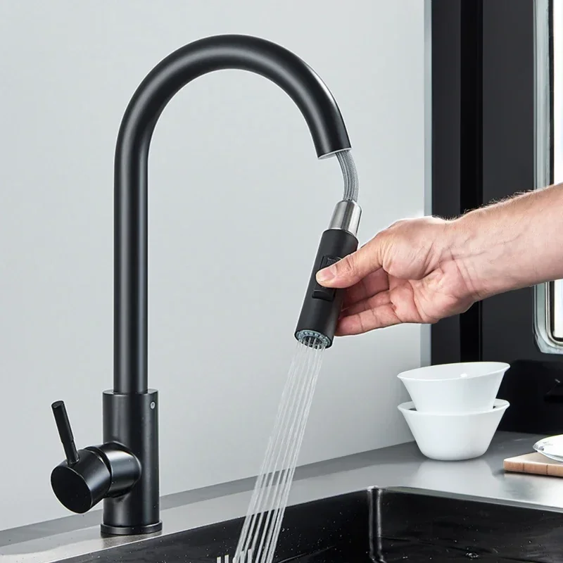 Fırçalanmış Pull-Out Mutfak Musluk 360 Derece Dönen evye musluğu Tek Kolu Mikser Yüksek Basınçlı Lüks Püskürtme Musluğu Modern Evler