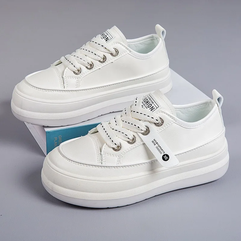 

Hot Thick-Soled White Shoes for Women: Height-Increasing Hong Kong Style Casual Board Shoes for Spring and Autumn