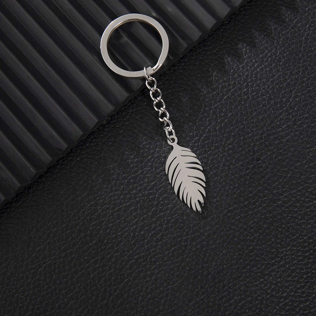 Vintage Ethnic Monstera Leaf Keychain Car For Women Stainless Steel Metal Hanging Pendant Keyrings For Handbags Accessories