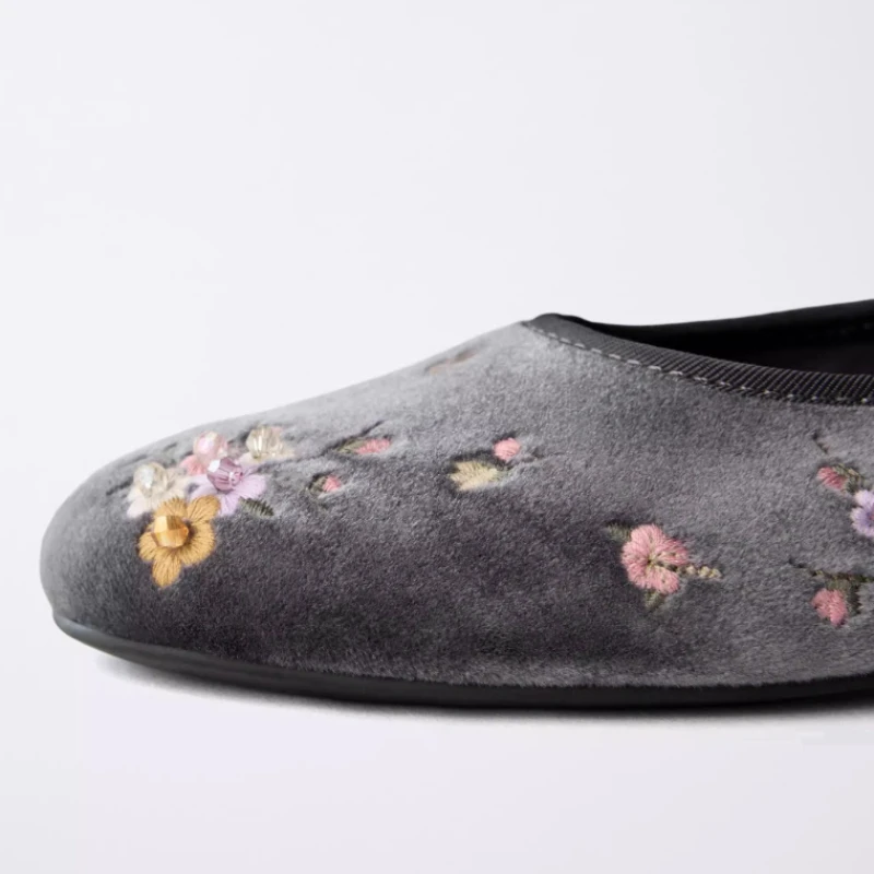Luxury Velvet Embroidered Flower Ballet Flats Women Crystal Bead Decoration Buckle Comfort Mary Jane Shoes Elegant Designer Shoe