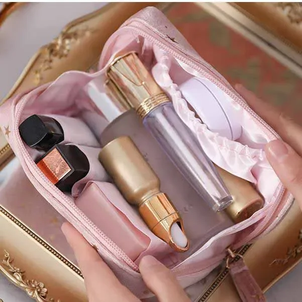 Cosmetic Bag Toiletry Package Women Travel Girl Vintage Soft Velvet Organizer Makeup Bags Lipstick Pouch Beauty Case Pouch