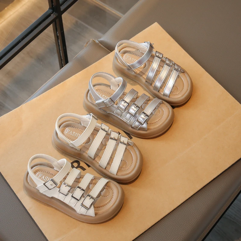 

Детская повседневная обувь, сандалии из искусственной кожи, однотонная летняя обувь для девочек, противоскользящие серебристо-белые туфли с пряжкой, размер 26-37