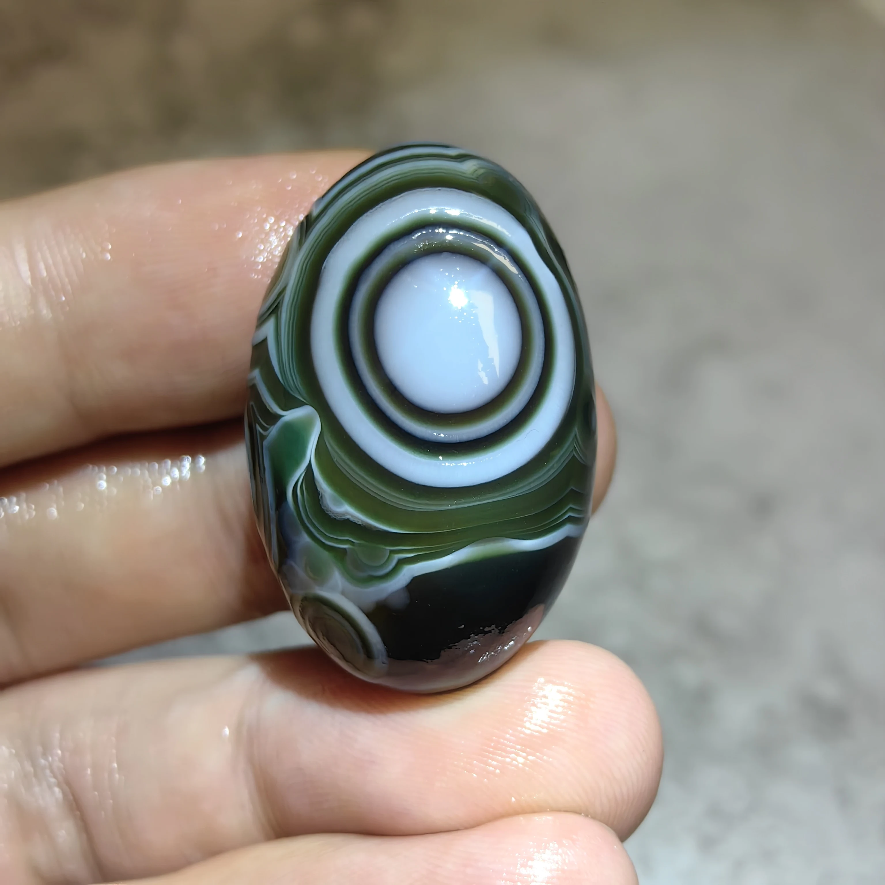 Yellow Brown Eye Agate Stone, Polished Concentric Ring Pattern, Natural Gobi Mineral, Beautiful Oval Gemstone for Table Display