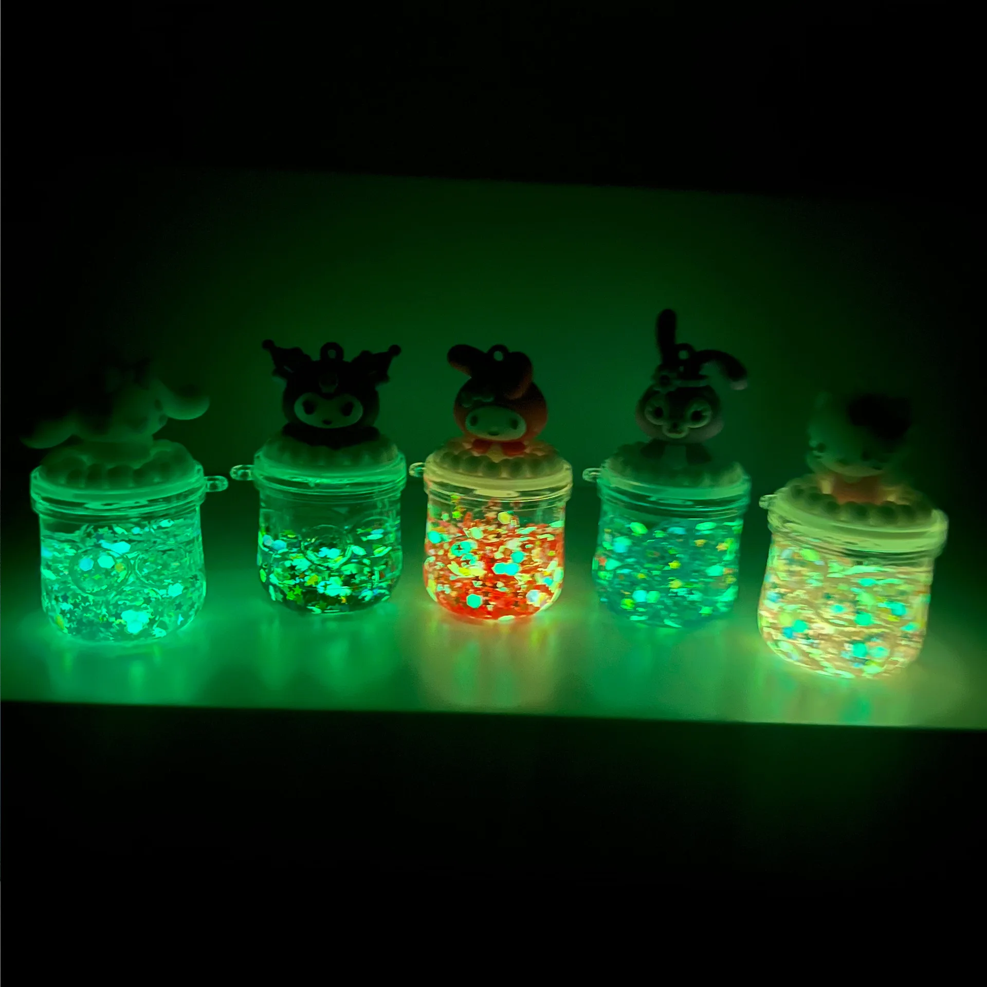 Oil Floating Sanrio Acrylic Belly Cup Pochacco mymelody Cinnamoroll Luminous Keychain Student Couple Exquisite Ornament Gift Toy image 2