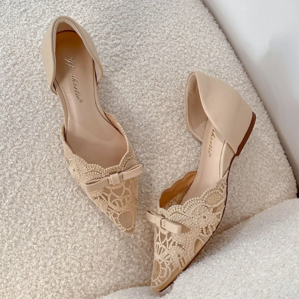 

Low Heel Pumps Woman Height Increase 5CM Lace Bow Breathable Hollow Single Shoes Women's 2026 New Retro Mesh Pointed Flat Shoes