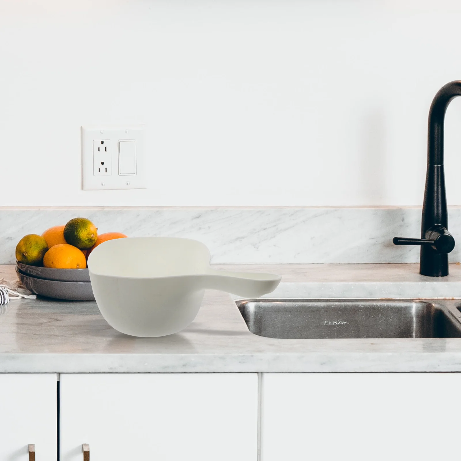 

Plastic Water Ladle Short Handle Reusable Bath Dipper Household Kitchen Water Scoop Indoor Garden Watering Tool