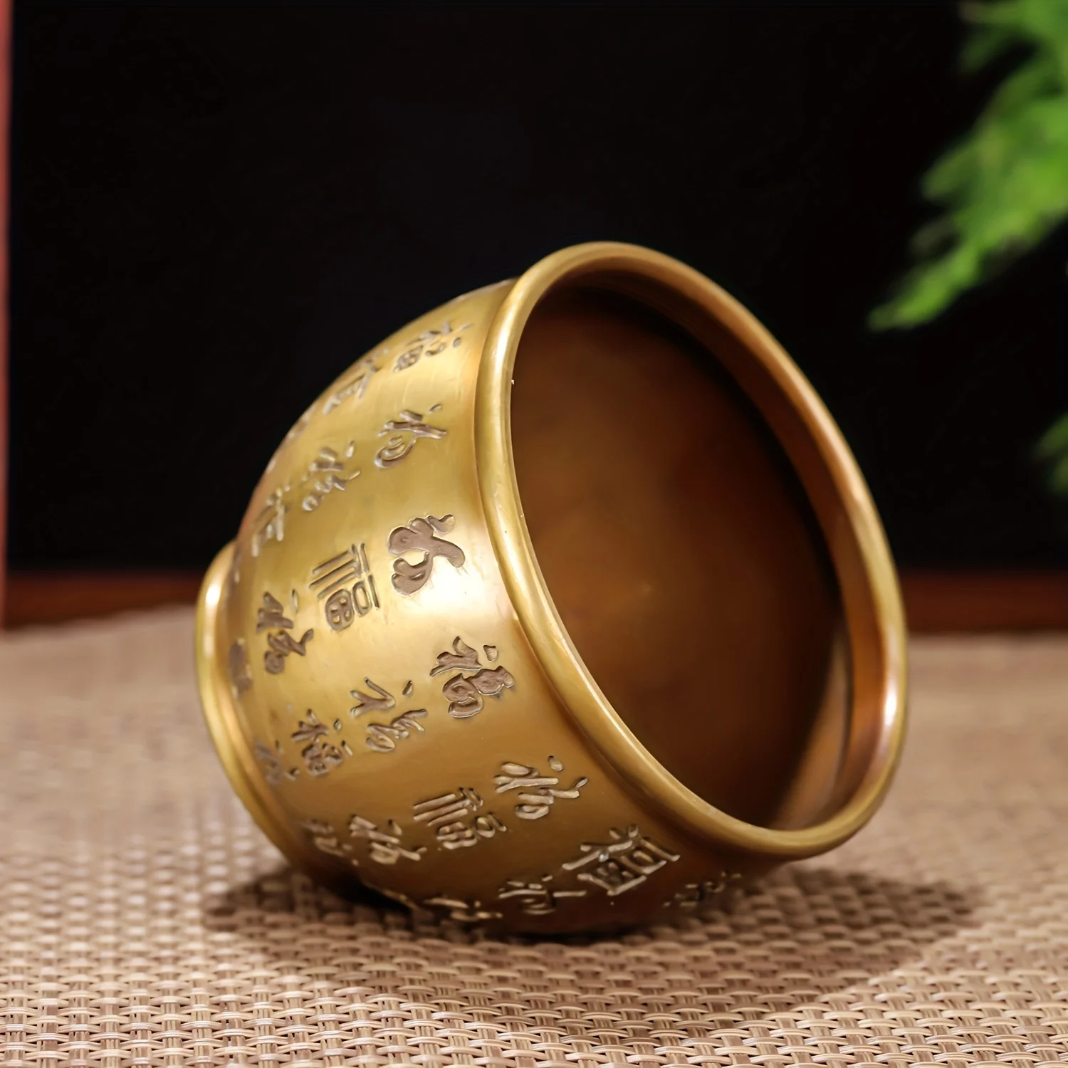 

1pc Vintage Brass Chinese Blessing Jar FU Decorative Gold-Tone Home & Garden Accent with Lid, Ideal for Collectors