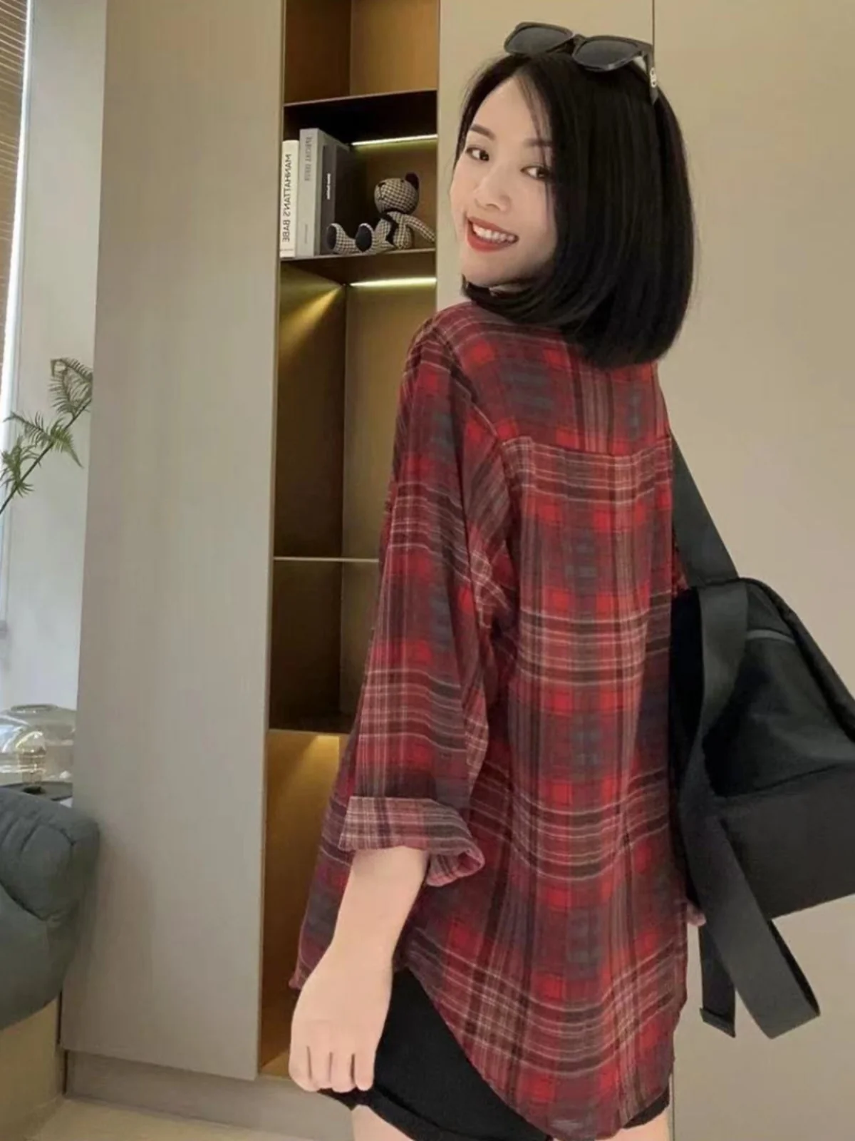 Breezy Plaid Shirt for Women Long Sleeve Ovesized Collared Button-down Blouse Spring Summer Teengirl Boyfriend Casual Outfit